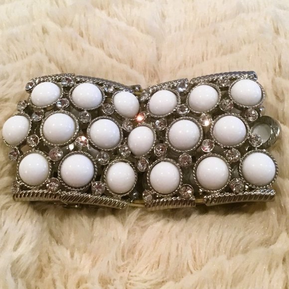 White Bead and Rhinestone Stretch Fashion Bracelet - Picture 4 of 4